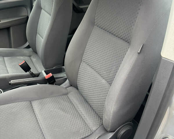 Сірий Фольксваген Туран, об'ємом двигуна 1.6 л та пробігом 221 тис. км за 6499 $, фото 20 на Automoto.ua