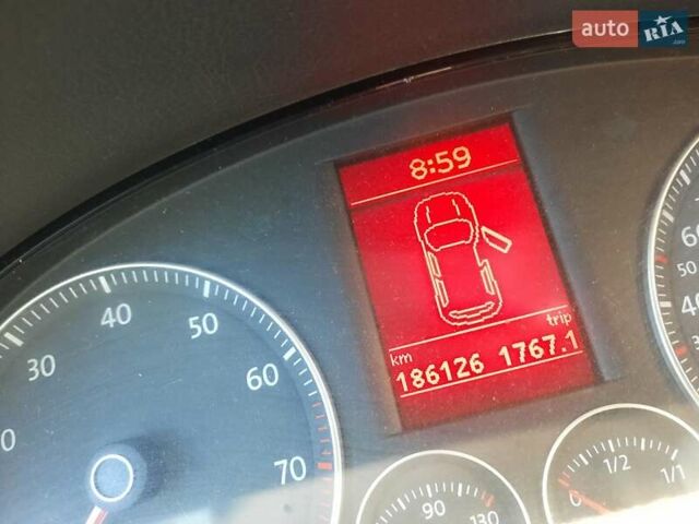 Серый Фольксваген Туран, объемом двигателя 1.6 л и пробегом 186 тыс. км за 6900 $, фото 26 на Automoto.ua
