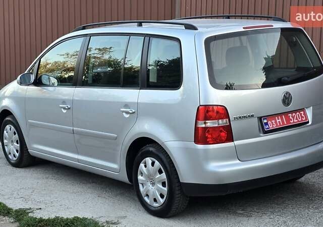 Серый Фольксваген Туран, объемом двигателя 1.6 л и пробегом 270 тыс. км за 6499 $, фото 20 на Automoto.ua