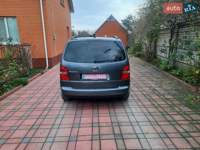 Серый Фольксваген Туран, объемом двигателя 1.6 л и пробегом 193 тыс. км за 6400 $, фото 5 на Automoto.ua