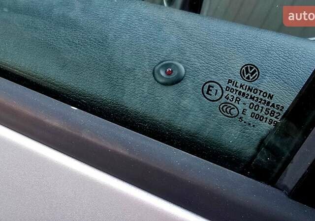 Серый Фольксваген Туран, объемом двигателя 1.6 л и пробегом 270 тыс. км за 6499 $, фото 29 на Automoto.ua