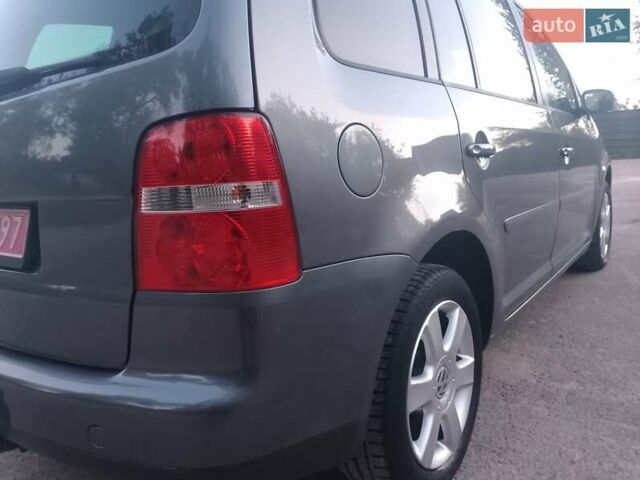 Серый Фольксваген Туран, объемом двигателя 1.6 л и пробегом 215 тыс. км за 5900 $, фото 12 на Automoto.ua