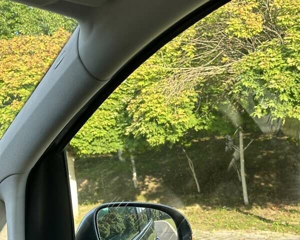 Серый Фольксваген Туран, объемом двигателя 1.97 л и пробегом 330 тыс. км за 5800 $, фото 16 на Automoto.ua