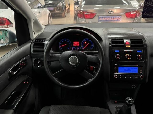 Фольксваген Туран 2006 в Кропивницком (Кировограде) на Automoto.ua Серый Фольксваген Туран, объемом двигателя 1.6 л и пробегом 213 тыс. км за 6600 $, фото 12 на Automoto.ua