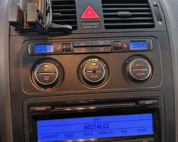 Серый Фольксваген Туран, объемом двигателя 1.9 л и пробегом 233 тыс. км за 6300 $, фото 23 на Automoto.ua