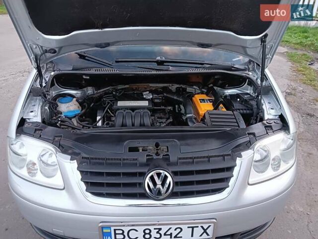 Серый Фольксваген Туран, объемом двигателя 1.6 л и пробегом 242 тыс. км за 5300 $, фото 8 на Automoto.ua