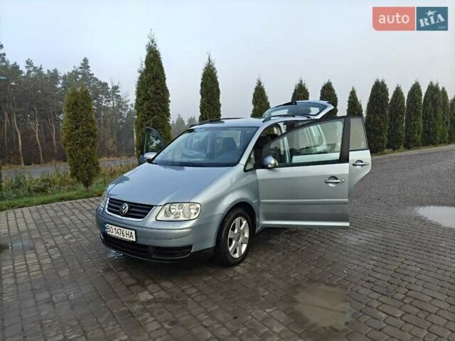 Серый Фольксваген Туран, объемом двигателя 1.6 л и пробегом 205 тыс. км за 5950 $, фото 7 на Automoto.ua