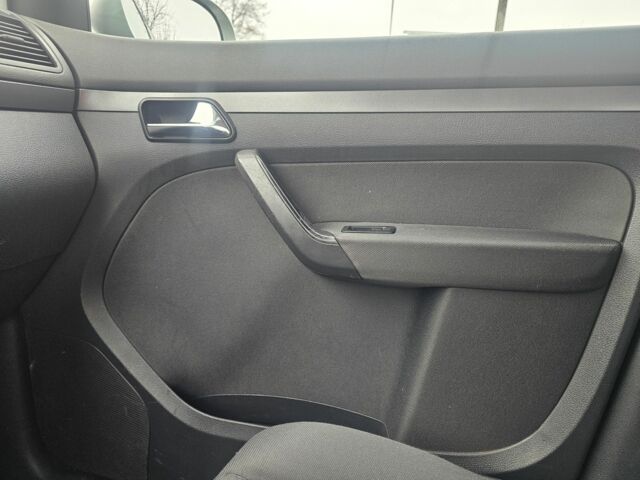 Серый Фольксваген Туран, объемом двигателя 0 л и пробегом 250 тыс. км за 5500 $, фото 13 на Automoto.ua