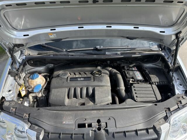 Серый Фольксваген Туран, объемом двигателя 1.6 л и пробегом 222 тыс. км за 5899 $, фото 12 на Automoto.ua