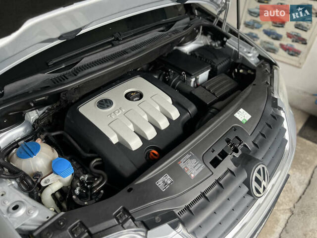 Сірий Фольксваген Туран, об'ємом двигуна 1.97 л та пробігом 305 тис. км за 6800 $, фото 94 на Automoto.ua