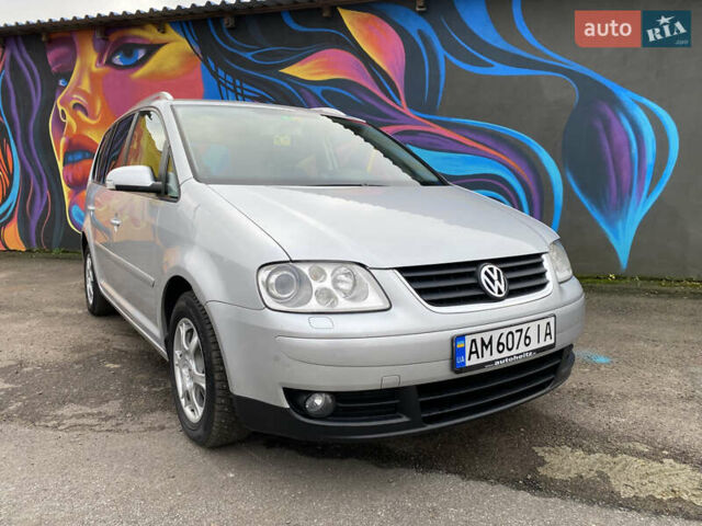 Сірий Фольксваген Туран, об'ємом двигуна 1.39 л та пробігом 217 тис. км за 6250 $, фото 2 на Automoto.ua