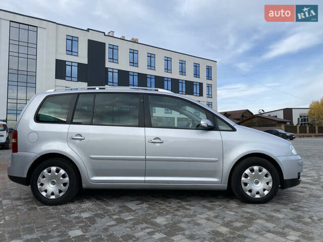 Сірий Фольксваген Туран, об'ємом двигуна 1.4 л та пробігом 217 тис. км за 6400 $, фото 2 на Automoto.ua