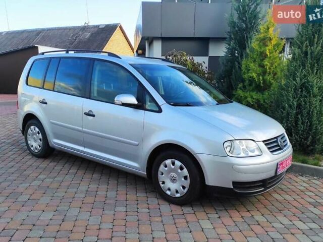 Серый Фольксваген Туран, объемом двигателя 1.6 л и пробегом 220 тыс. км за 5650 $, фото 6 на Automoto.ua