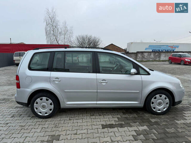 Серый Фольксваген Туран, объемом двигателя 1.6 л и пробегом 250 тыс. км за 4999 $, фото 5 на Automoto.ua