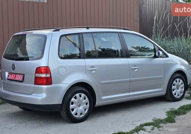 Серый Фольксваген Туран, объемом двигателя 1.6 л и пробегом 270 тыс. км за 6499 $, фото 14 на Automoto.ua