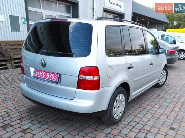 Серый Фольксваген Туран, объемом двигателя 1.6 л и пробегом 220 тыс. км за 5650 $, фото 3 на Automoto.ua