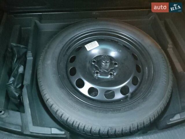 Серый Фольксваген Туран, объемом двигателя 1.6 л и пробегом 215 тыс. км за 5900 $, фото 27 на Automoto.ua