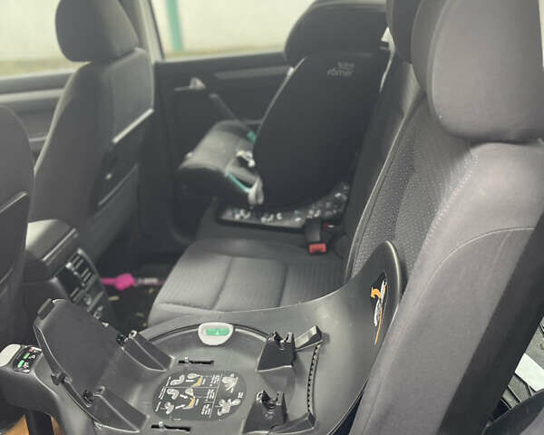 Серый Фольксваген Туран, объемом двигателя 1.6 л и пробегом 266 тыс. км за 6600 $, фото 19 на Automoto.ua