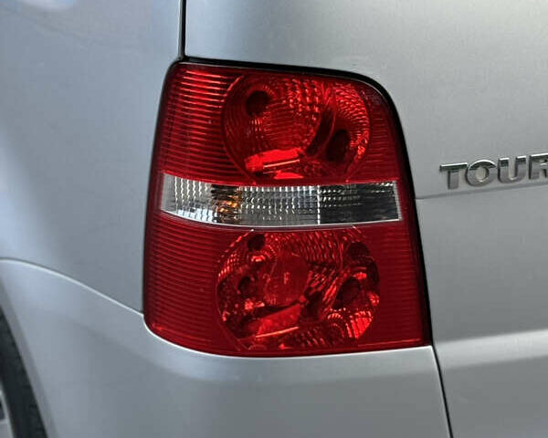 Сірий Фольксваген Туран, об'ємом двигуна 1.6 л та пробігом 219 тис. км за 6699 $, фото 16 на Automoto.ua