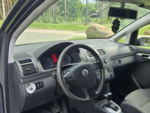 Серый Фольксваген Туран, объемом двигателя 2 л и пробегом 367 тыс. км за 2657 $, фото 21 на Automoto.ua