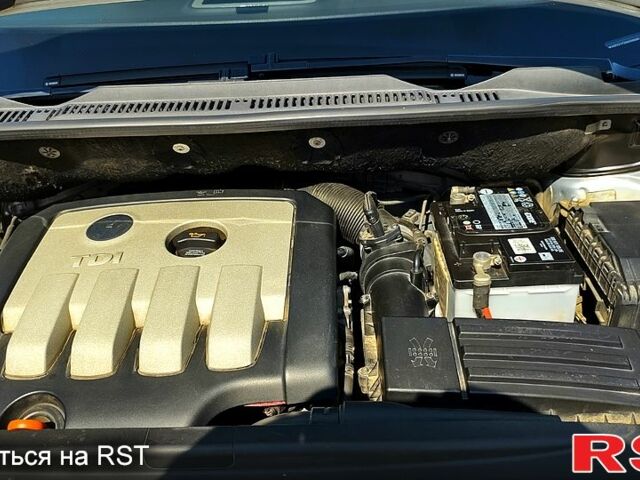 Серый Фольксваген Туран, объемом двигателя 2 л и пробегом 0 тыс. км за 7500 $, фото 7 на Automoto.ua