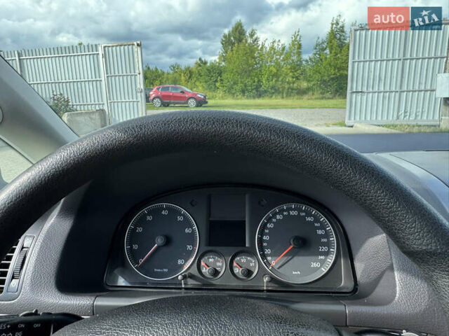 Серый Фольксваген Туран, объемом двигателя 1.6 л и пробегом 230 тыс. км за 7499 $, фото 35 на Automoto.ua