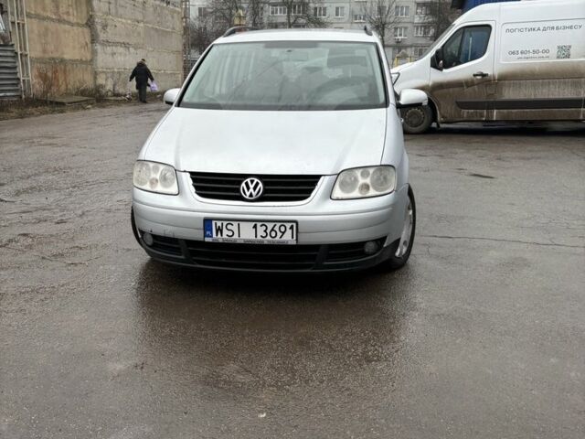 Серый Фольксваген Туран, объемом двигателя 1.9 л и пробегом 350 тыс. км за 2900 $, фото 1 на Automoto.ua