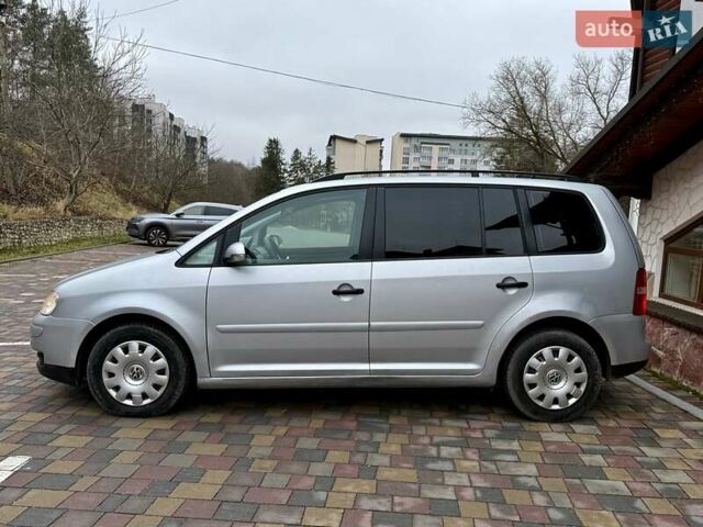 Сірий Фольксваген Туран, об'ємом двигуна 1.9 л та пробігом 264 тис. км за 5400 $, фото 9 на Automoto.ua