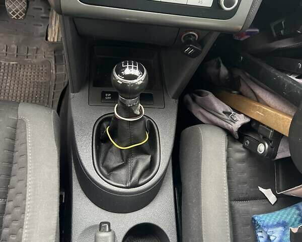 Сірий Фольксваген Туран, об'ємом двигуна 1.9 л та пробігом 283 тис. км за 5400 $, фото 32 на Automoto.ua