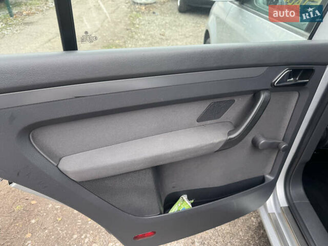 Сірий Фольксваген Туран, об'ємом двигуна 1.6 л та пробігом 221 тис. км за 6499 $, фото 27 на Automoto.ua