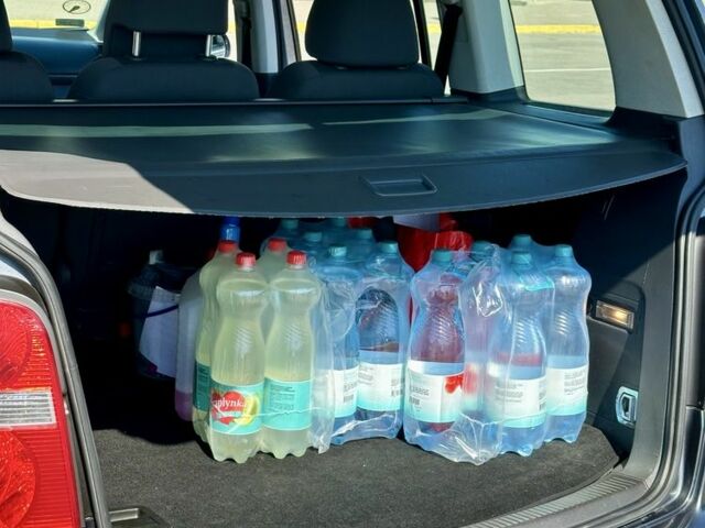 Серый Фольксваген Туран, объемом двигателя 2 л и пробегом 330 тыс. км за 5800 $, фото 4 на Automoto.ua