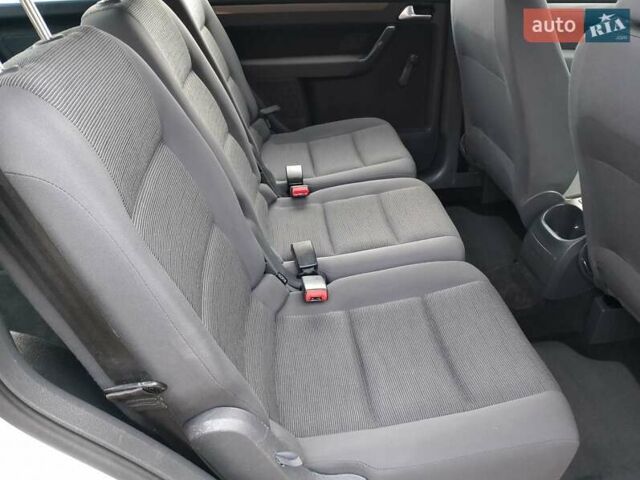 Сірий Фольксваген Туран, об'ємом двигуна 1.6 л та пробігом 175 тис. км за 6700 $, фото 32 на Automoto.ua