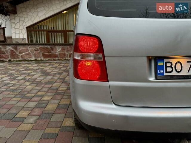 Сірий Фольксваген Туран, об'ємом двигуна 1.9 л та пробігом 264 тис. км за 5400 $, фото 26 на Automoto.ua