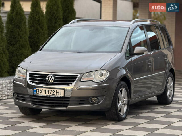 Сірий Фольксваген Туран, об'ємом двигуна 1.9 л та пробігом 221 тис. км за 6600 $, фото 3 на Automoto.ua