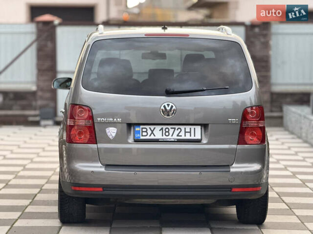 Сірий Фольксваген Туран, об'ємом двигуна 1.9 л та пробігом 221 тис. км за 6600 $, фото 17 на Automoto.ua