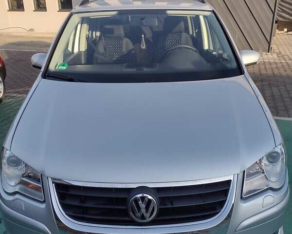 Серый Фольксваген Туран, объемом двигателя 1.6 л и пробегом 256 тыс. км за 6200 $, фото 13 на Automoto.ua