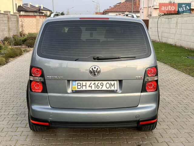 Сірий Фольксваген Туран, об'ємом двигуна 1.4 л та пробігом 48 тис. км за 8999 $, фото 26 на Automoto.ua