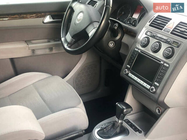 Сірий Фольксваген Туран, об'ємом двигуна 2 л та пробігом 254 тис. км за 7100 $, фото 39 на Automoto.ua