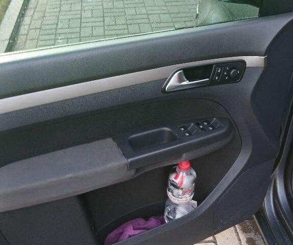 Серый Фольксваген Туран, объемом двигателя 1.4 л и пробегом 277 тыс. км за 6300 $, фото 10 на Automoto.ua