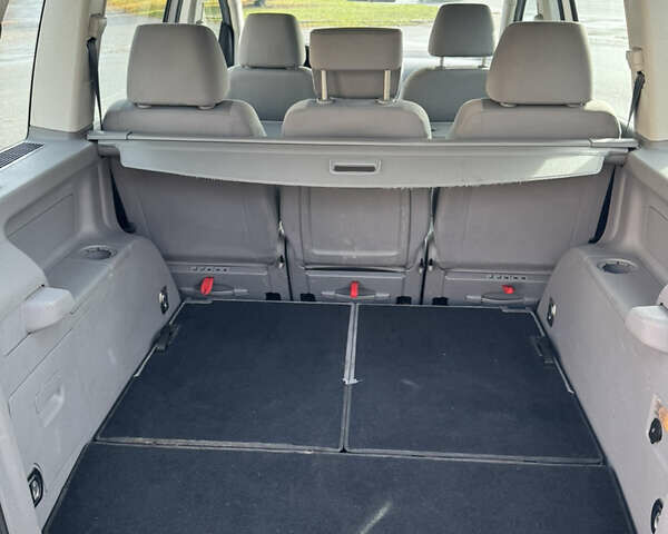 Серый Фольксваген Туран, объемом двигателя 1.6 л и пробегом 199 тыс. км за 7699 $, фото 31 на Automoto.ua