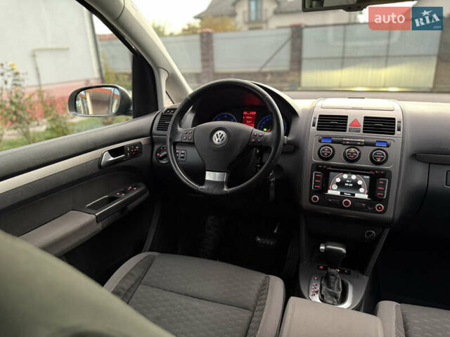 Сірий Фольксваген Туран, об'ємом двигуна 1.9 л та пробігом 221 тис. км за 6600 $, фото 30 на Automoto.ua