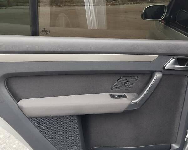 Серый Фольксваген Туран, объемом двигателя 1.6 л и пробегом 254 тыс. км за 7650 $, фото 33 на Automoto.ua