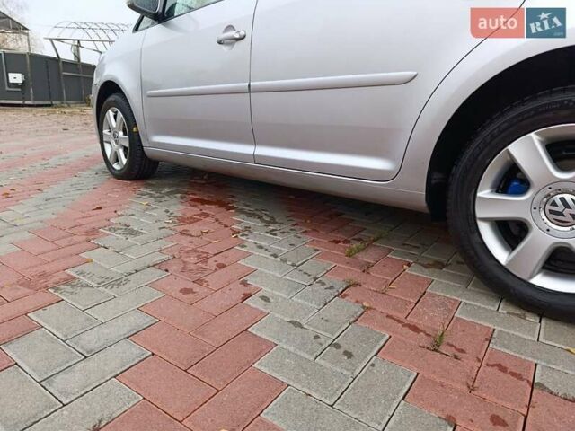 Сірий Фольксваген Туран, об'ємом двигуна 1.9 л та пробігом 285 тис. км за 7900 $, фото 4 на Automoto.ua