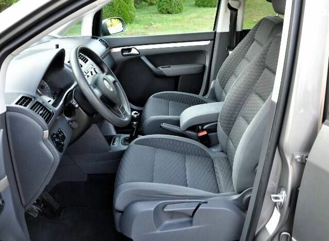 Серый Фольксваген Туран, объемом двигателя 0 л и пробегом 227 тыс. км за 2000 $, фото 2 на Automoto.ua