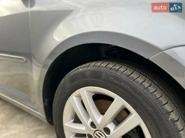 Серый Фольксваген Туран, объемом двигателя 1.6 л и пробегом 217 тыс. км за 8200 $, фото 28 на Automoto.ua