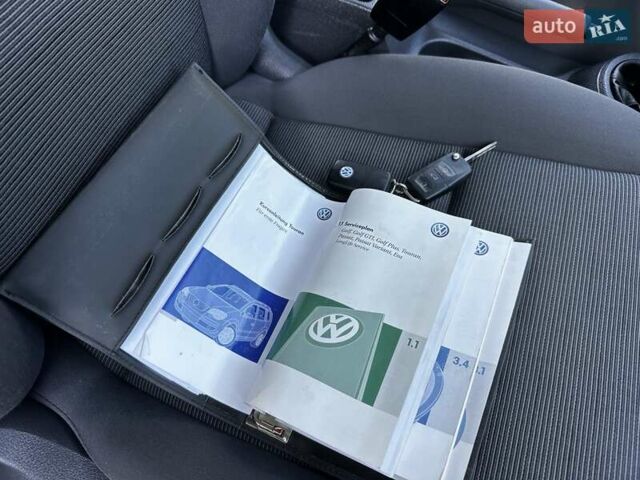 Сірий Фольксваген Туран, об'ємом двигуна 1.6 л та пробігом 230 тис. км за 6750 $, фото 124 на Automoto.ua