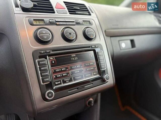 Серый Фольксваген Туран, объемом двигателя 1.39 л и пробегом 257 тыс. км за 7100 $, фото 1 на Automoto.ua