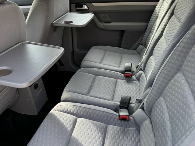 Фольксваген Туран 2007 в Лубнах на Automoto.ua Серый Фольксваген Туран, объемом двигателя 1.6 л и пробегом 199 тыс. км за 7699 $, фото 16 на Automoto.ua