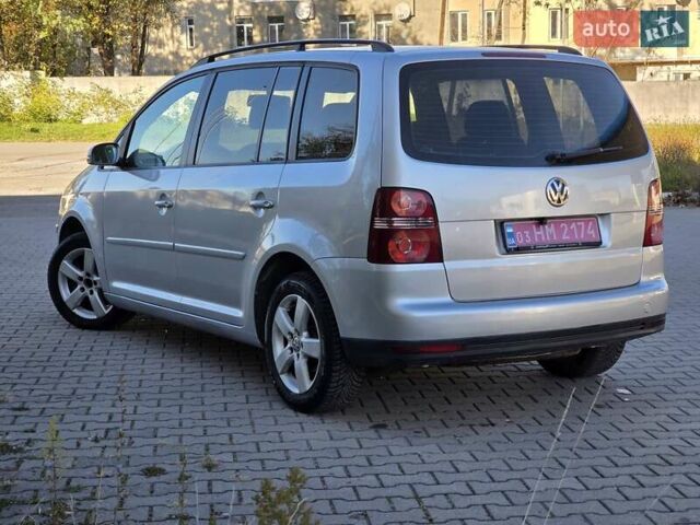 Серый Фольксваген Туран, объемом двигателя 1.6 л и пробегом 225 тыс. км за 6700 $, фото 7 на Automoto.ua