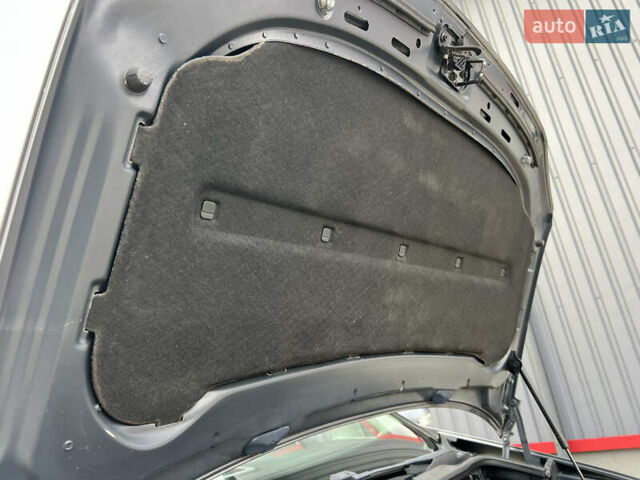 Серый Фольксваген Туран, объемом двигателя 1.6 л и пробегом 217 тыс. км за 8200 $, фото 80 на Automoto.ua